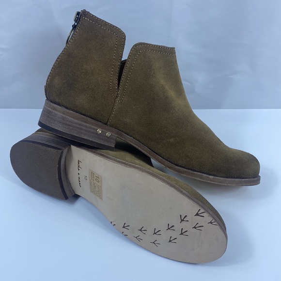 Beek Falcon Suede Ankle Boot NWOB size 10 on shoe, but more like a 12 - Picture 2 of 8